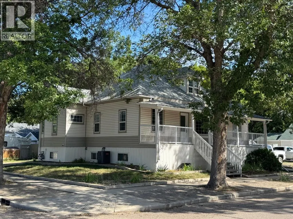 804 8 Street SE