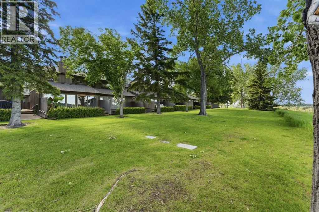 821, 860 Midridge Drive SE