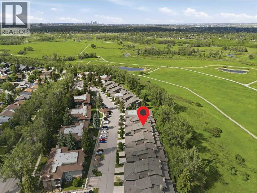 821, 860 Midridge Drive SE