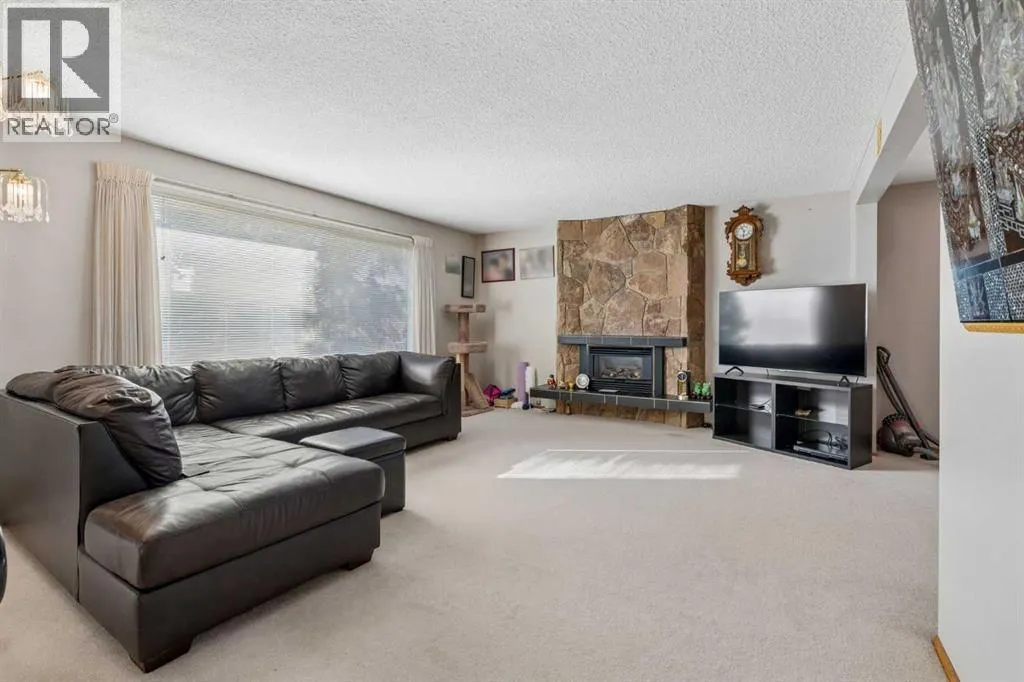 5128 Rundlehorn Drive NE