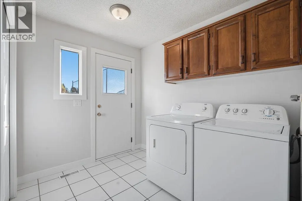 88 Woodfield Drive SW