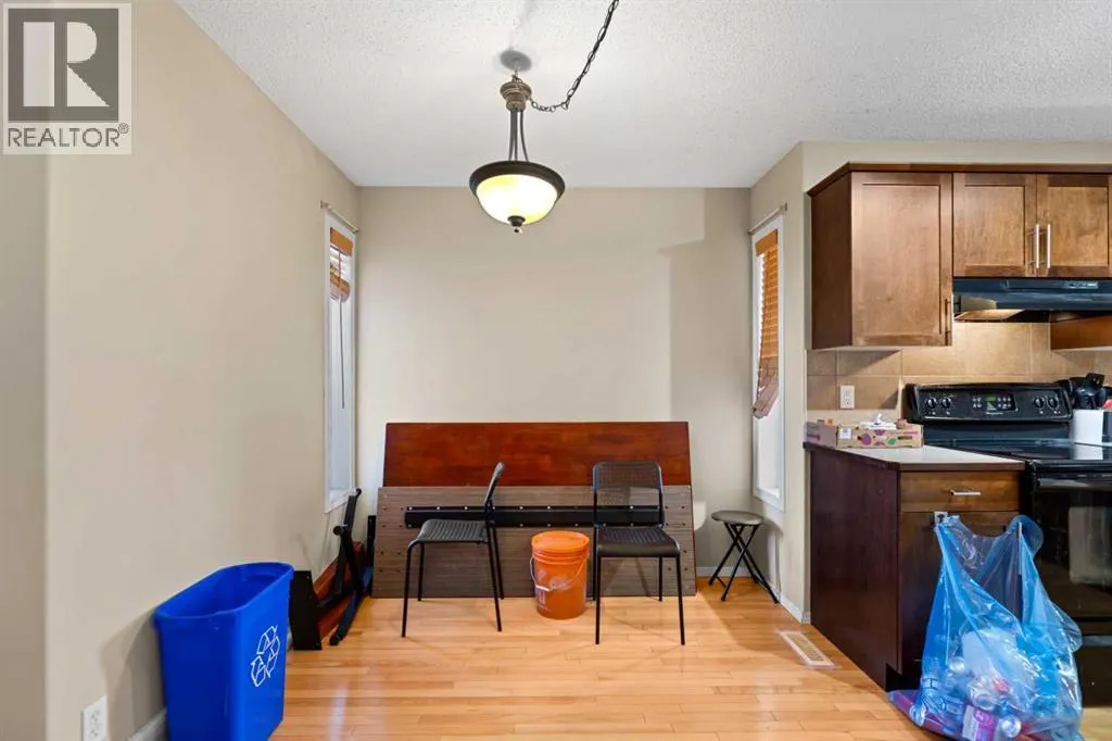 195 Cranberry Close SE