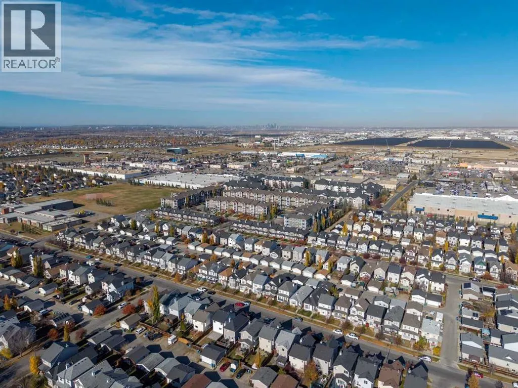140 Prestwick Villas SE