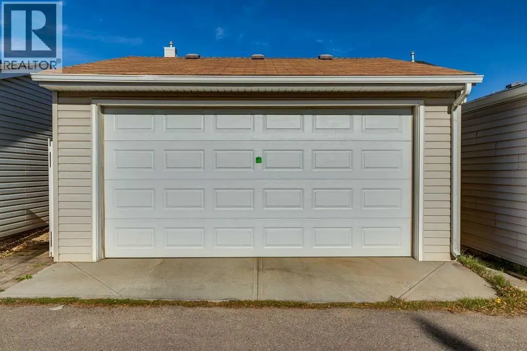 140 Prestwick Villas SE