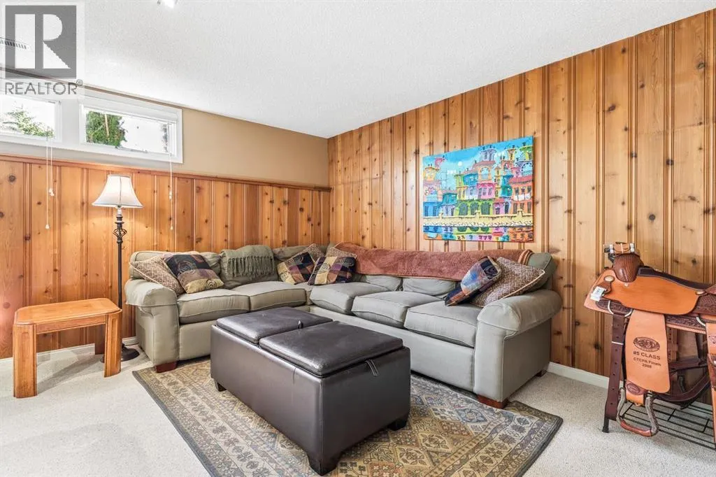 1228 Kerwood Crescent SW