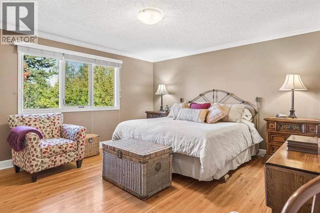 1228 Kerwood Crescent SW