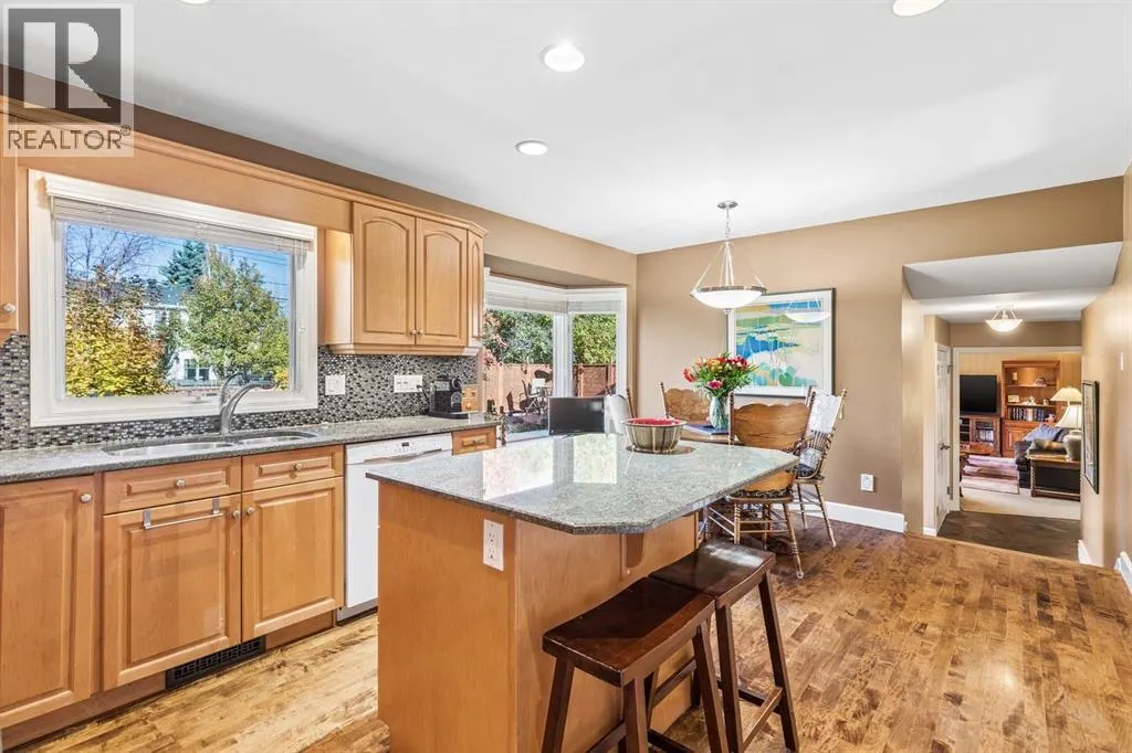 1228 Kerwood Crescent SW