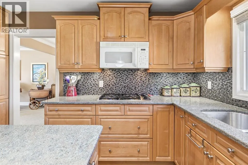 1228 Kerwood Crescent SW