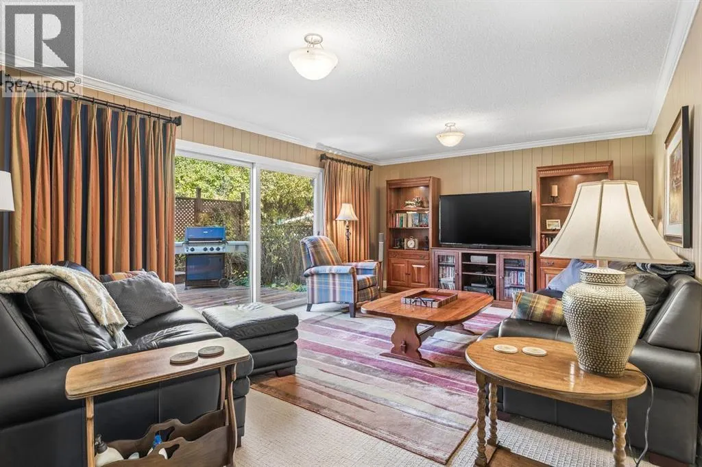 1228 Kerwood Crescent SW