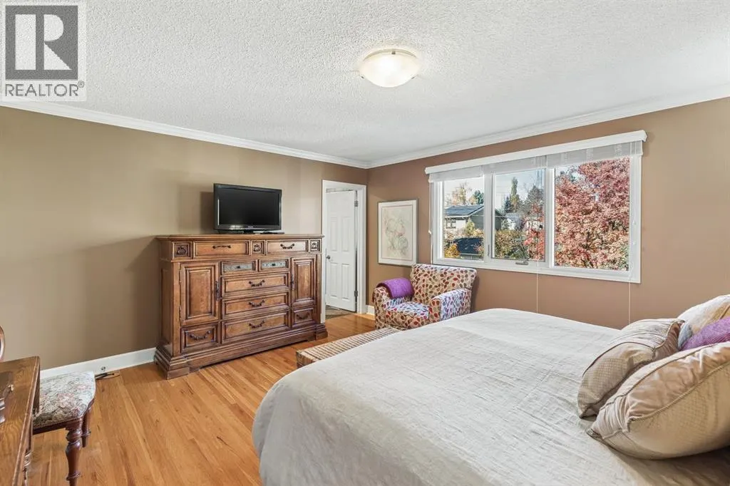 1228 Kerwood Crescent SW
