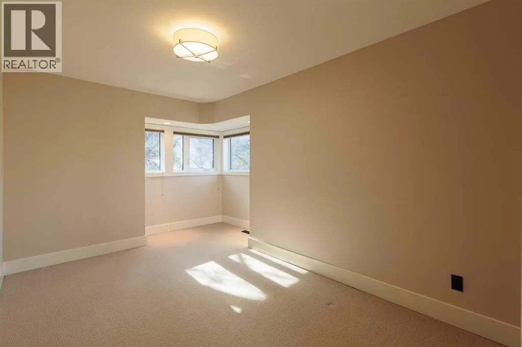 1425 Colborne Crescent SW