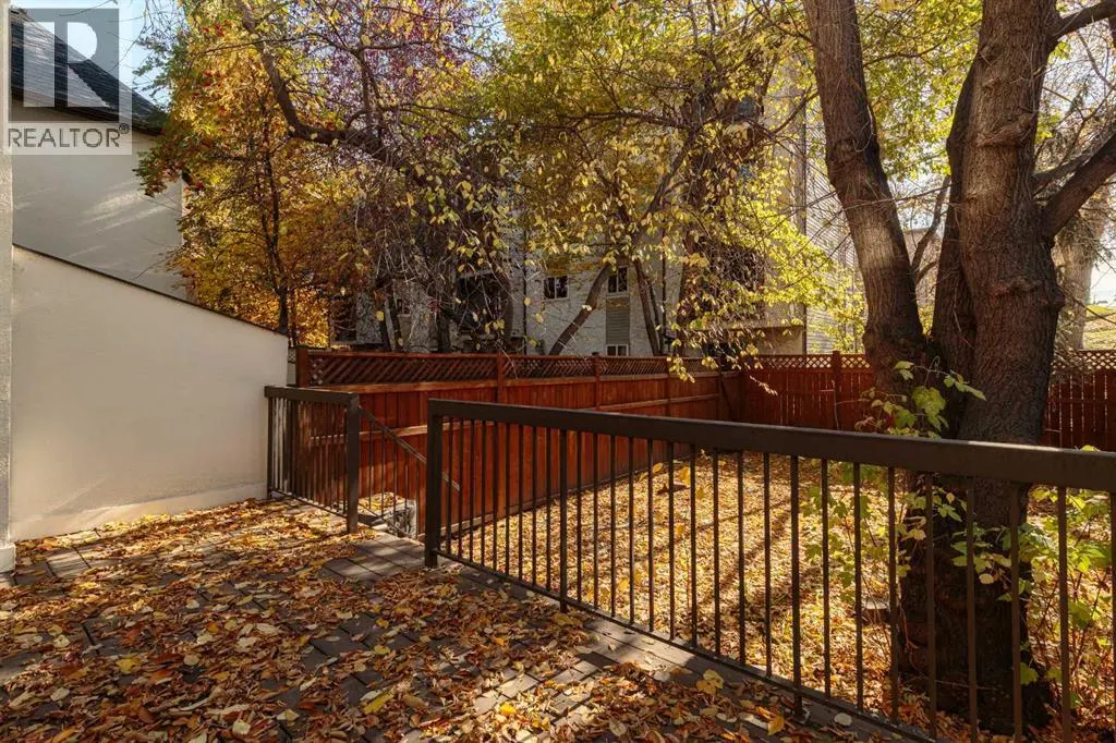 1425 Colborne Crescent SW