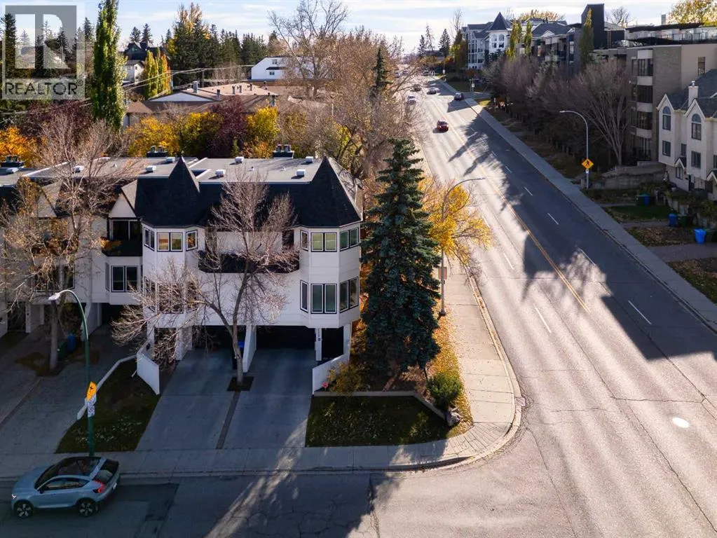 1425 Colborne Crescent SW
