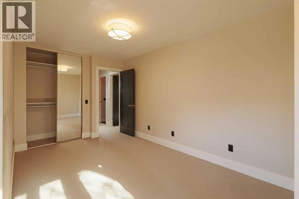 1425 Colborne Crescent SW