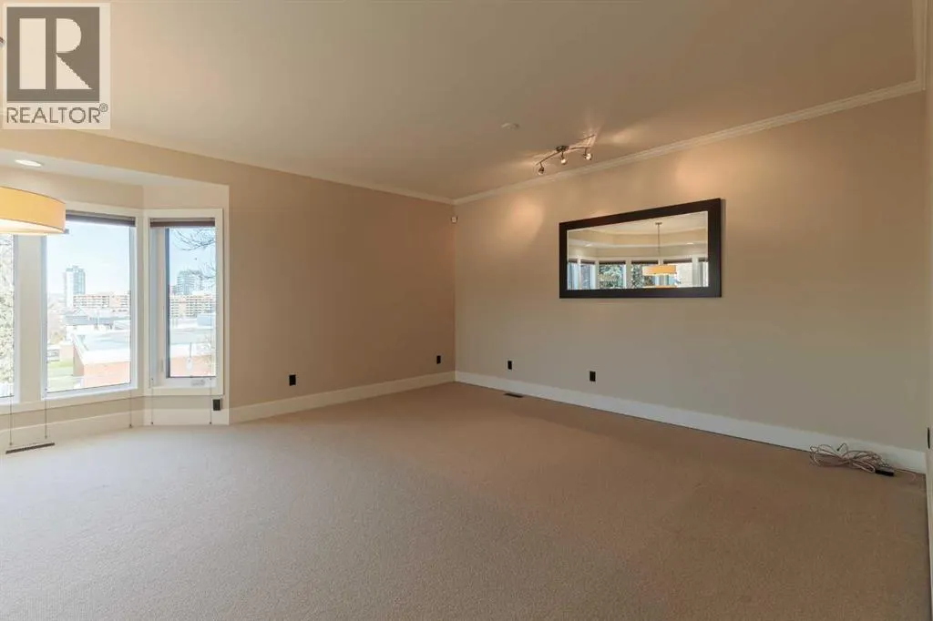 1425 Colborne Crescent SW