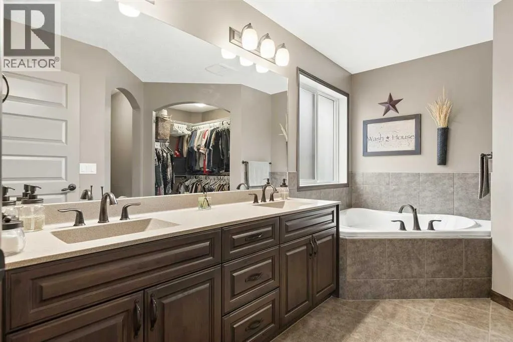 32 Cranarch Bay SE
