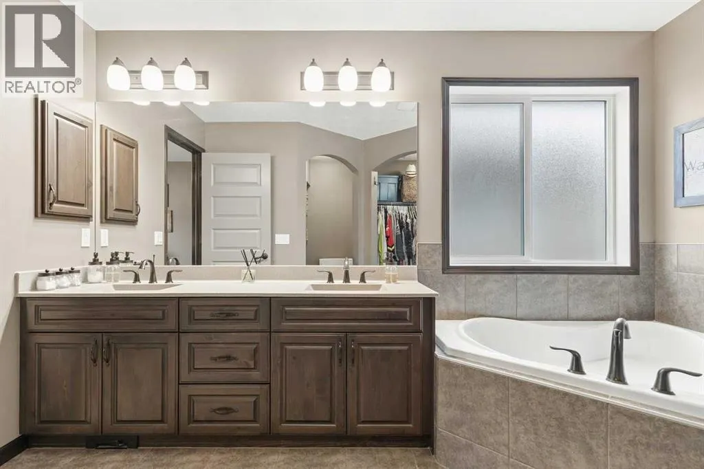 32 Cranarch Bay SE
