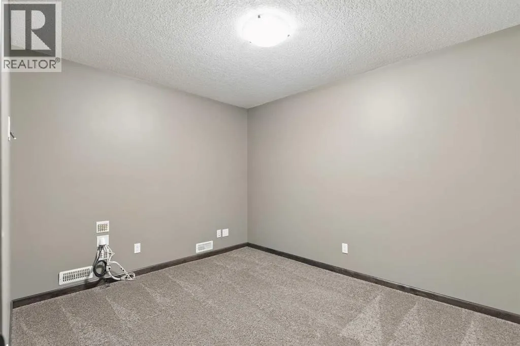32 Cranarch Bay SE