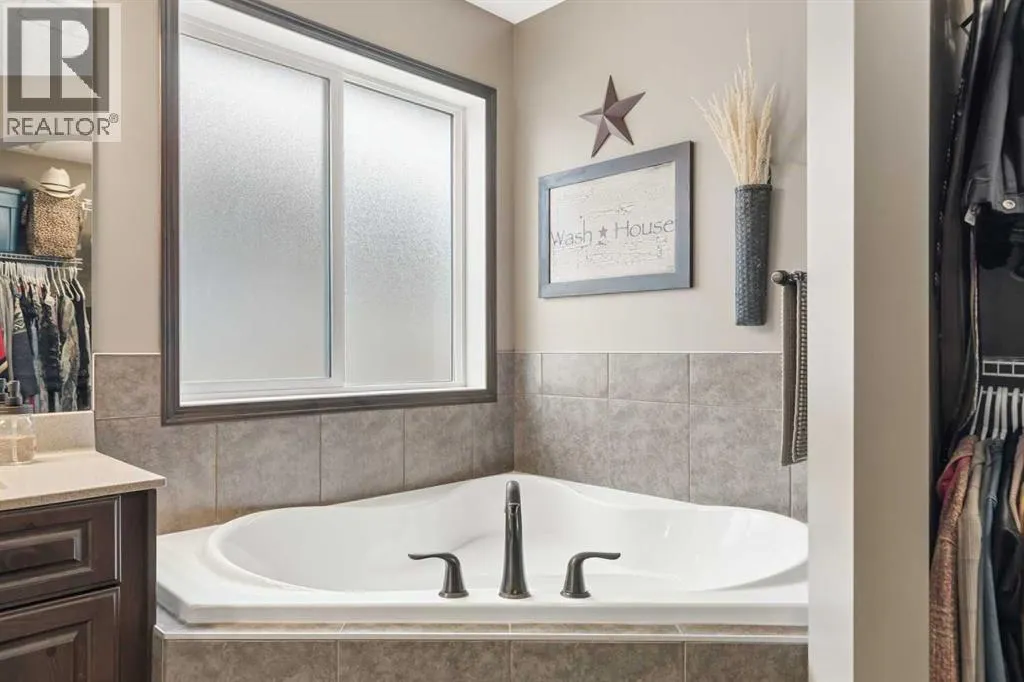 32 Cranarch Bay SE