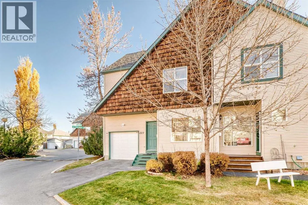 227 Bridlewood View SW