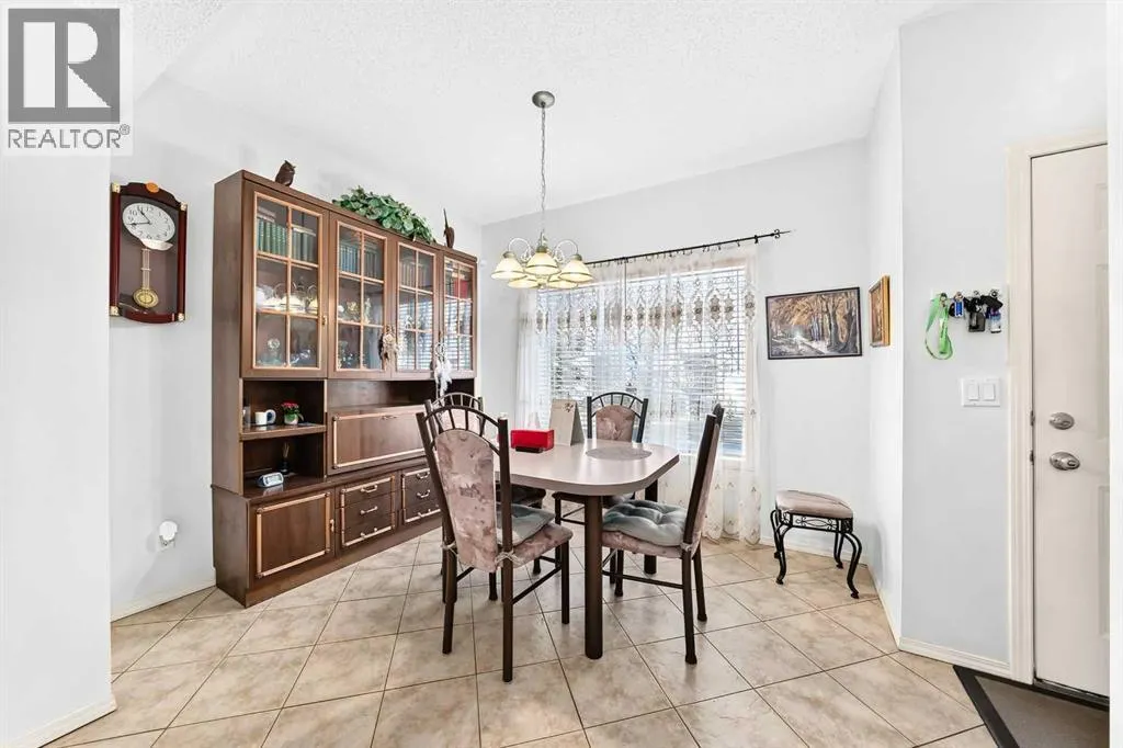227 Bridlewood View SW