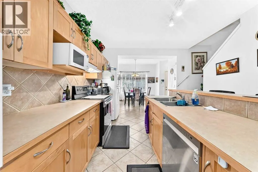 227 Bridlewood View SW