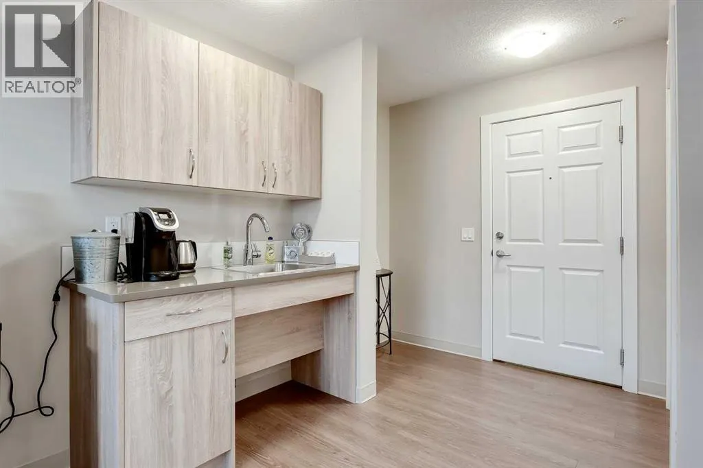 404, 2635 Eversyde Avenue SW