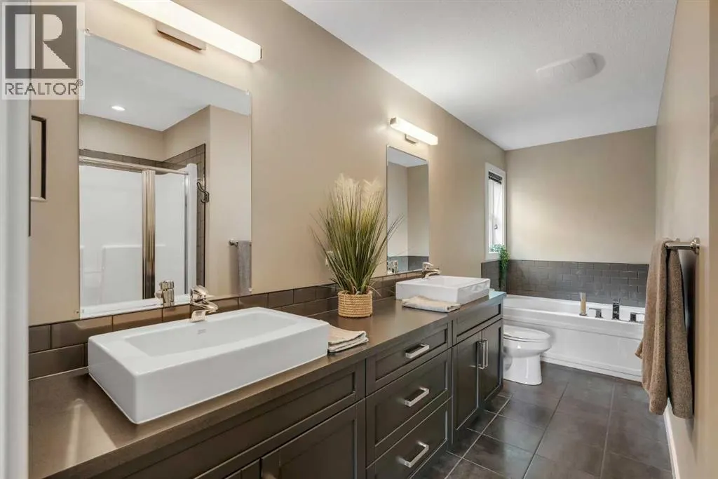360 Marquis Heights SE