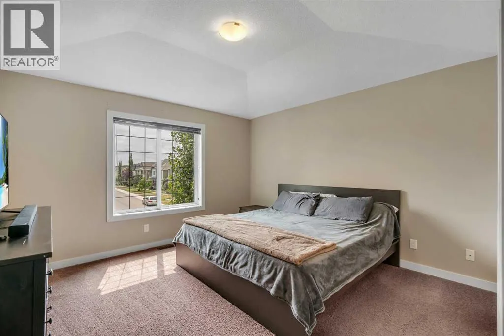 360 Marquis Heights SE