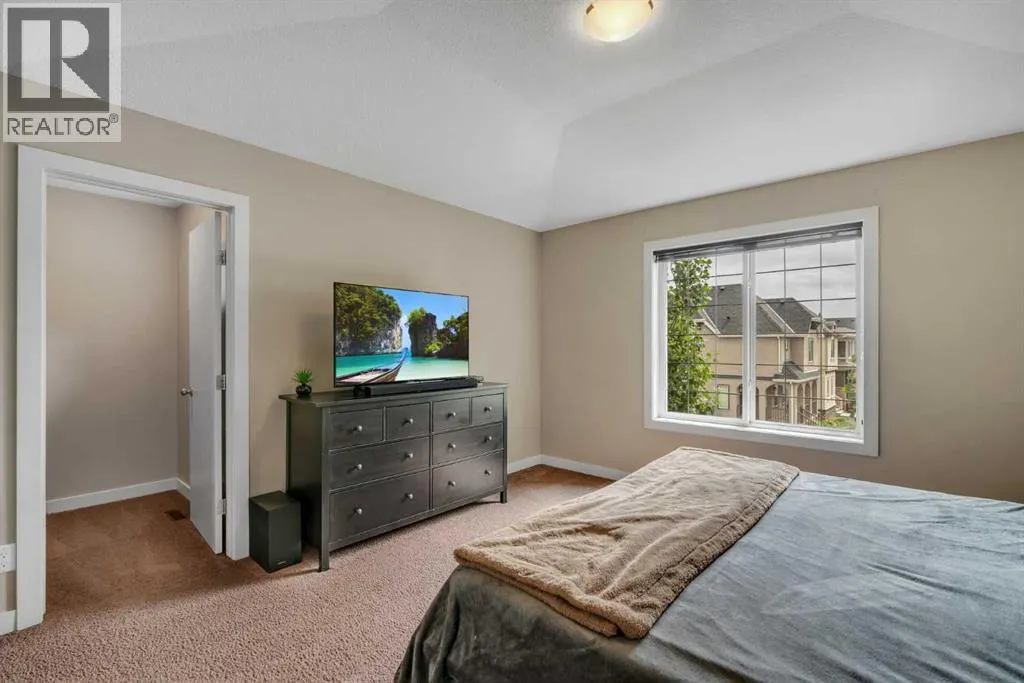 360 Marquis Heights SE