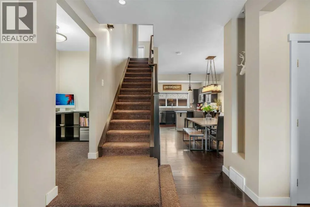 360 Marquis Heights SE