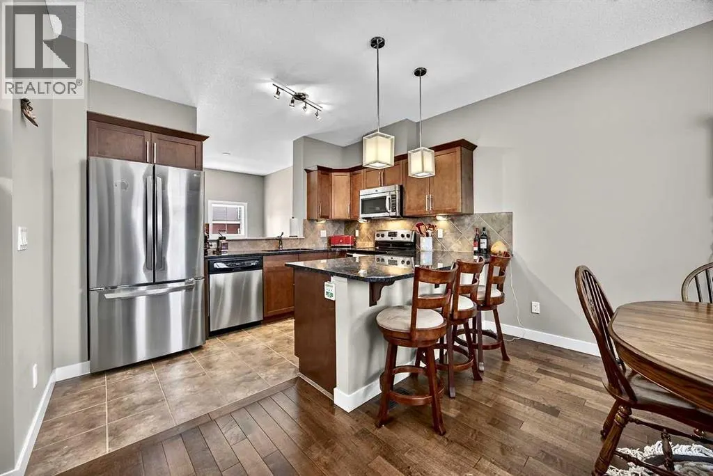 913 Evanston Square NW