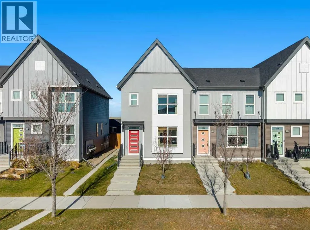 220 Livingston View NE
