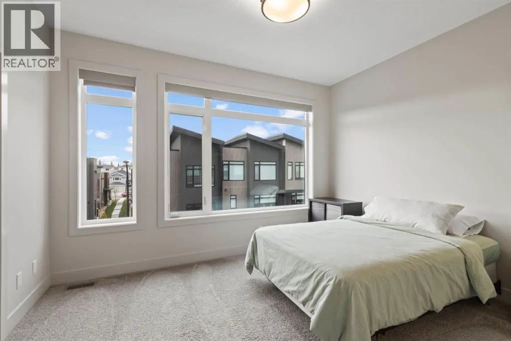 52 Royal Elm Green NW