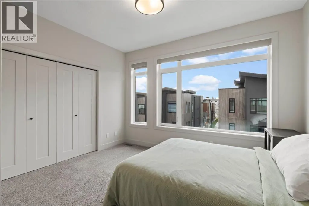 52 Royal Elm Green NW