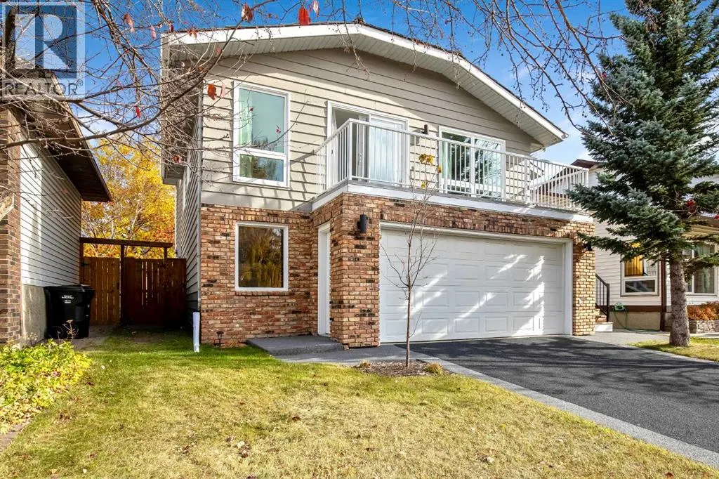 71 Strathclair Rise SW