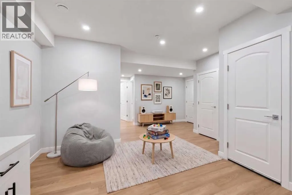 83 Amblehurst Link NW