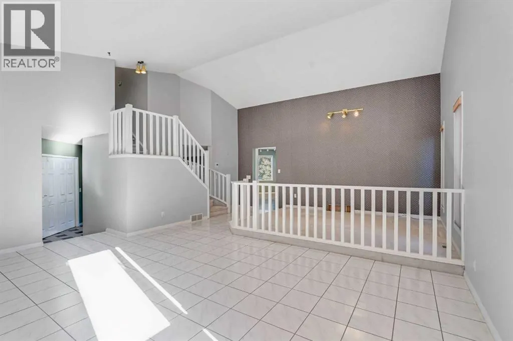 84 Strathlorne Crescent SW