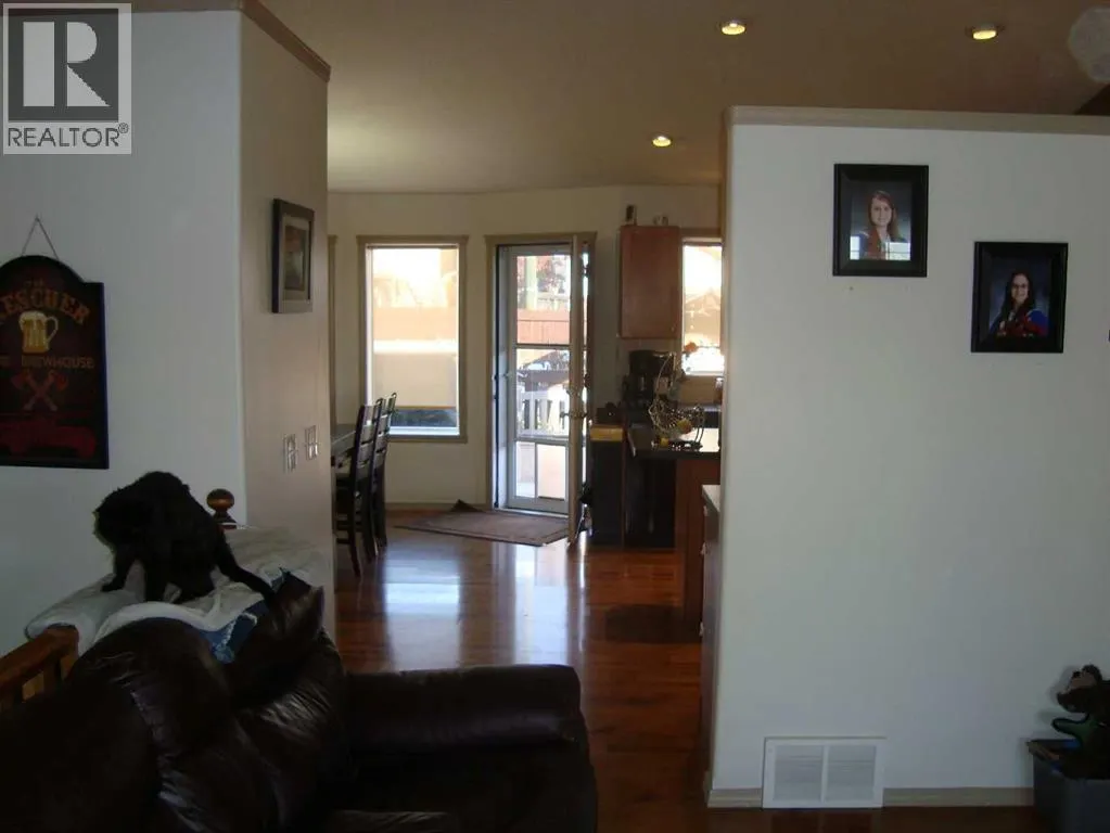 3 Regency Close