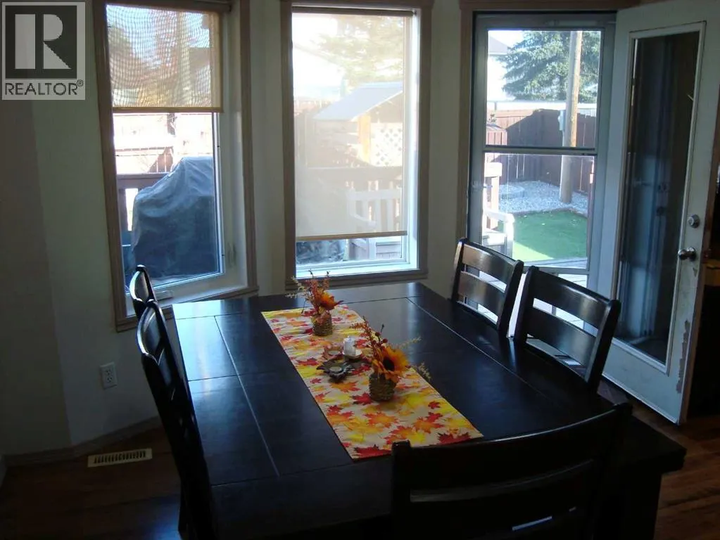 3 Regency Close