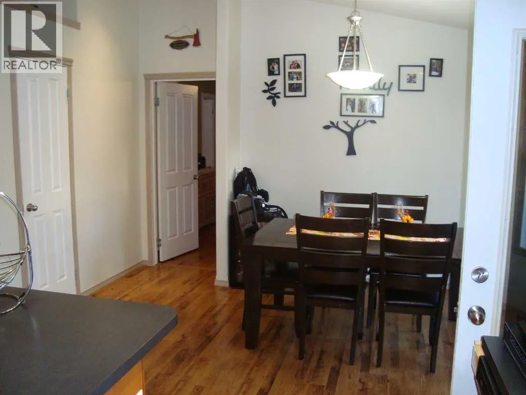 3 Regency Close