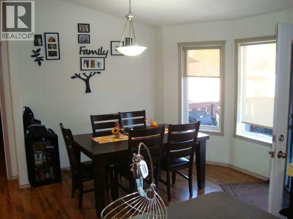 3 Regency Close