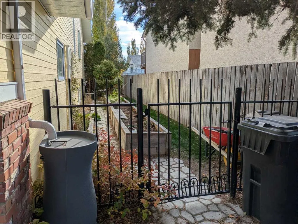 1009 22 Avenue