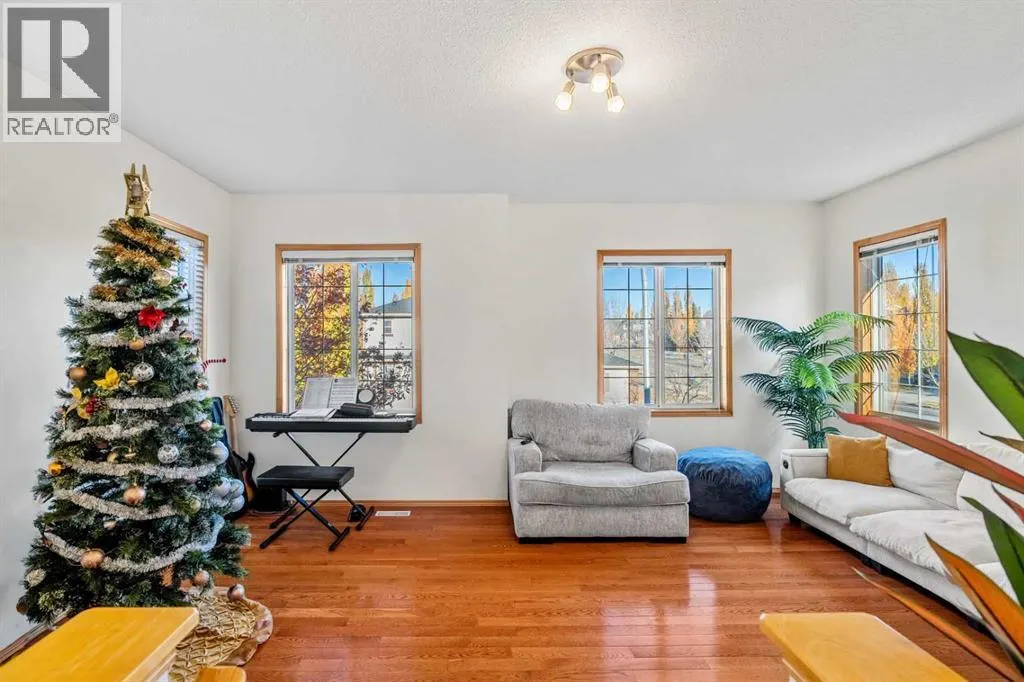 116 Tuscany Ravine Crescent NW