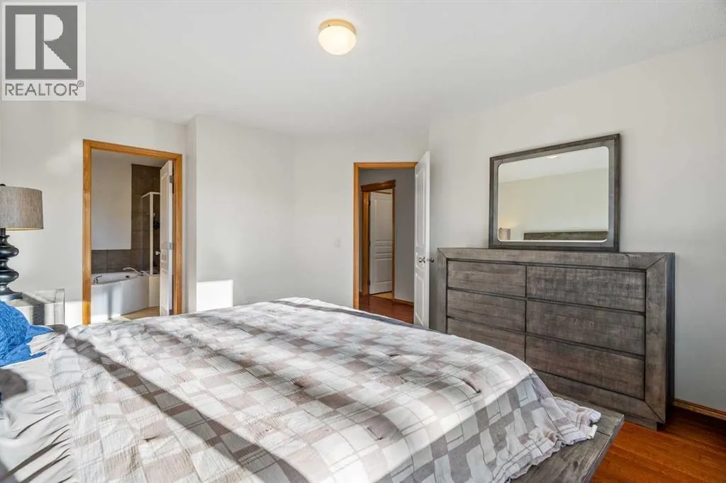 116 Tuscany Ravine Crescent NW