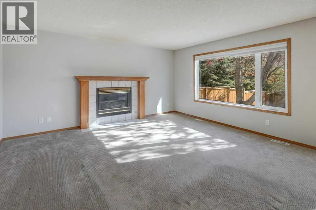 212 Riverview Close SE