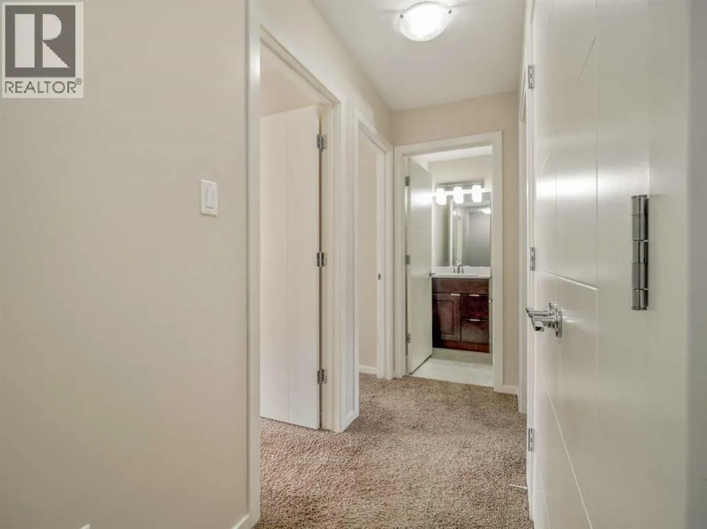 4, 450 Highlands Boulevard W