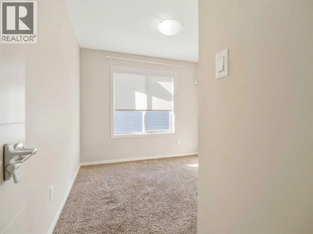 4, 450 Highlands Boulevard W
