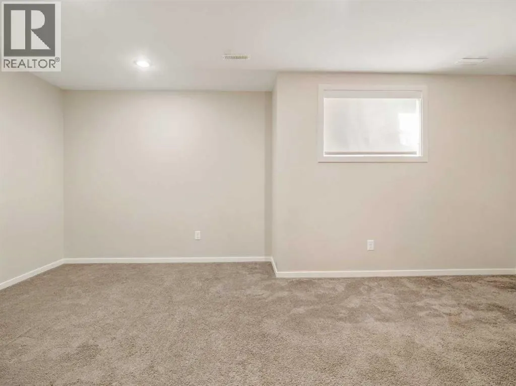 4, 450 Highlands Boulevard W