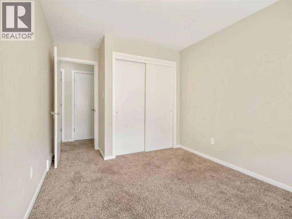 4, 450 Highlands Boulevard W